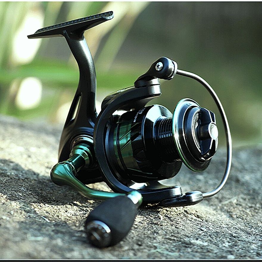 Single Handle Grip Deep Spool Spinning Reel